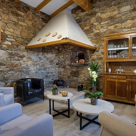 Casa O Real Boimorto (A Coruna)